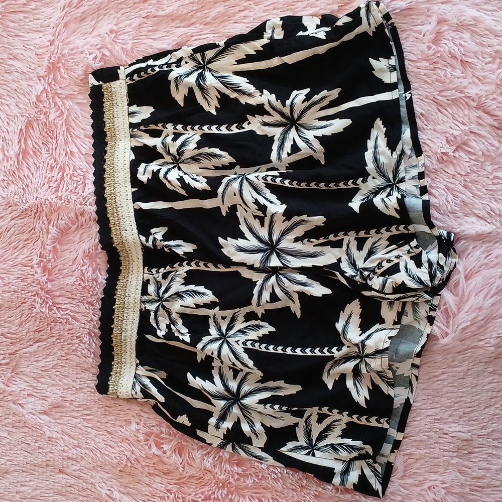 Palm tree shorts